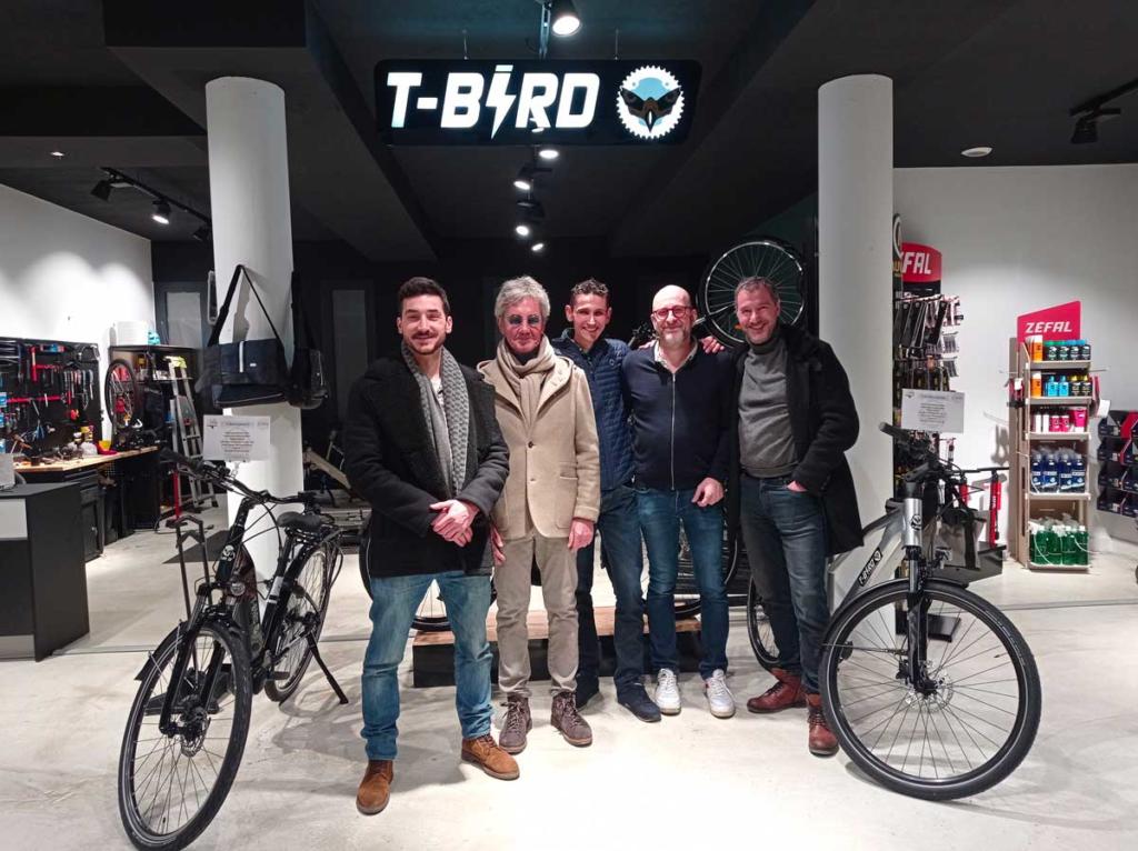 photo equipe tbird store